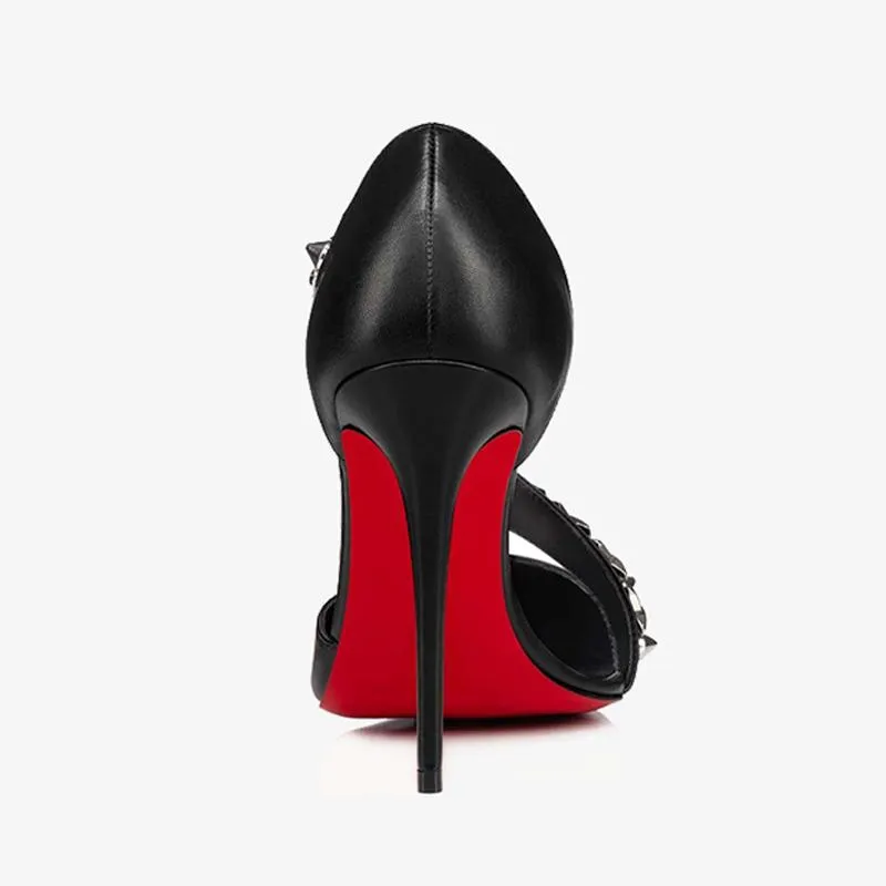 Black Pump with Crossed Straps
