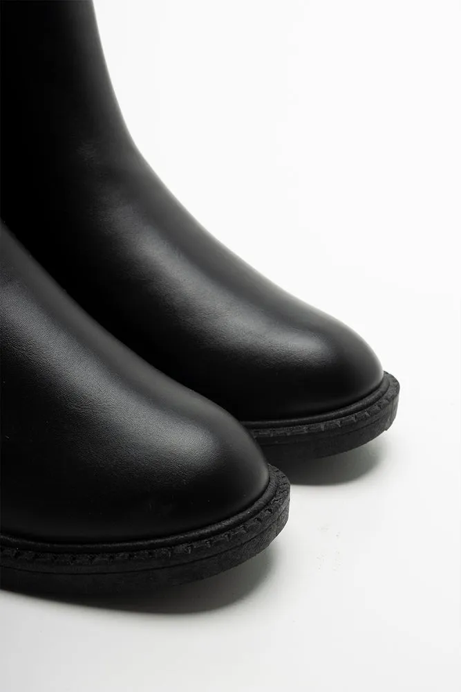 Refined Chelsea Boot Black