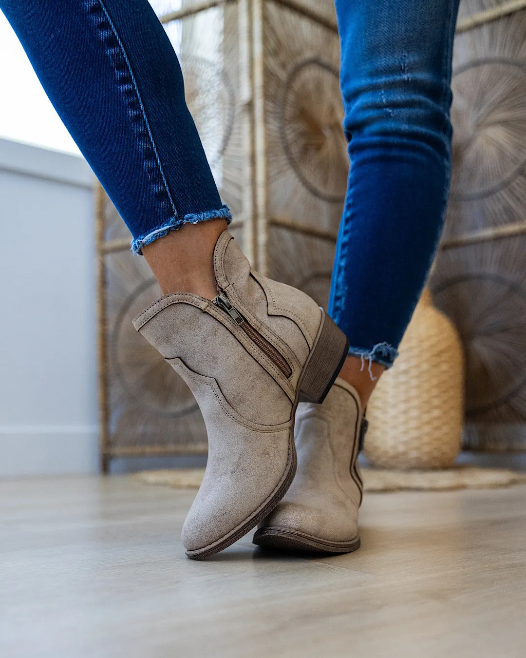 Very G Evie Boots - Nude