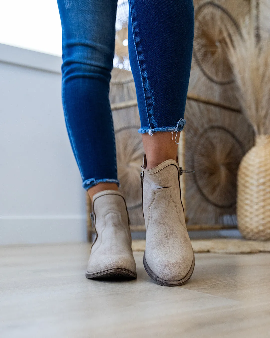 Very G Evie Boots - Nude