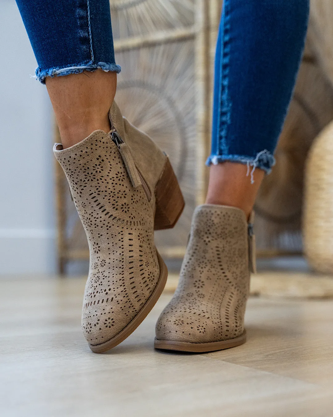 Very G Gwen Boots - Beige